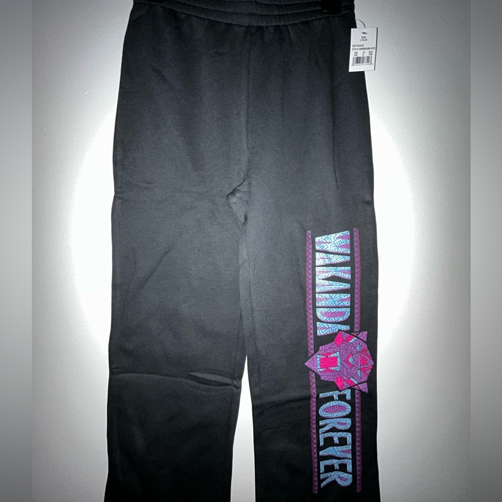 NWT Marvel Black Panther Mens Pants